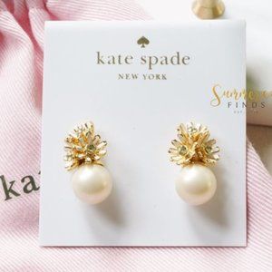 Kate Spade Loves Me Flower & Pearl Stud Earrings (NWT)